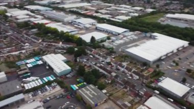 Londra Luton City 'nin yüksek açılı insansız hava aracı görüntüsü.