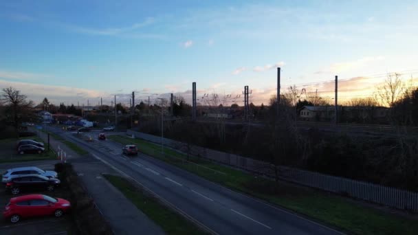 イギリス ルトンタウンのシティセンターと建物の空中ビュー ドローンの高角度編集映像 — ストック動画
