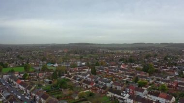 Gün batımında İngiliz Yerleşim Evleri 'nin hava görüntüleri.