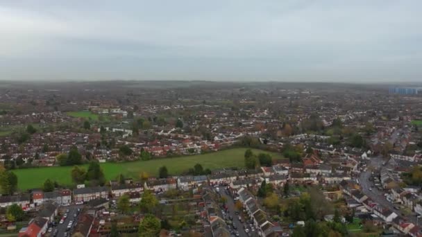 Imágenes Aéreas Casas Residenciales Británicas Sobre Ciudad Durante Atardecer — Vídeos de Stock