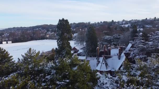 Luchtfoto Van Luton City Bedekt Met Sneeuw — Stockvideo