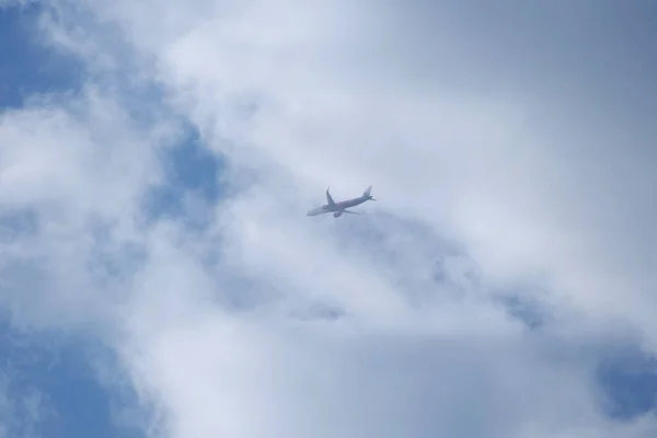 Avião Voando Céu — Fotografia de Stock