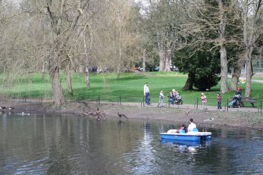  Wardown Park 'ın Güzel Manzarası, Luton, İngiltere