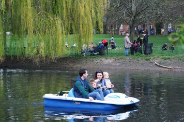 Luton İngiltere Halk Parkı Güzel Düşük Açılı Wardown Manzarası Büyük Britanya