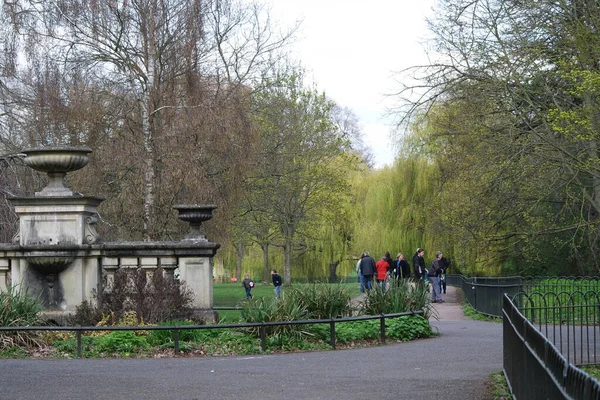 英国卢顿华东公园美丽的景色 — 图库照片
