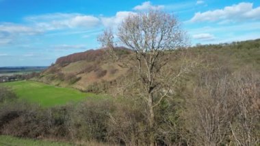 İngiliz Kırsal Bölgesinin Yüksek Açılı Görüntüleri Sharpenhoe Alkışlayıcıları Bedfordshire İngiltere, Tepelerin Turistik Noktası ve İngiliz Çiftlikleri