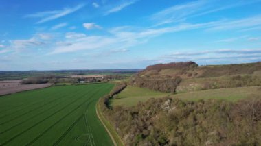 İngiliz Kırsal Bölgesinin Yüksek Açılı Görüntüleri Sharpenhoe Alkışlayıcıları Bedfordshire İngiltere, Tepelerin Turistik Noktası ve İngiliz Çiftlikleri