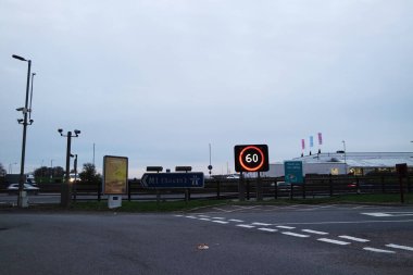 Otobanda trafik işaretleri