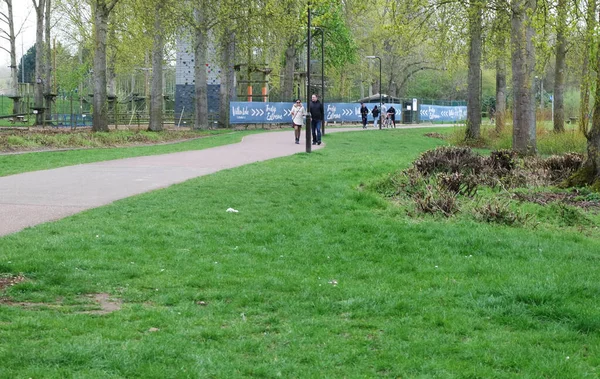 Ngiltere Birleşik Krallık Nisan 2023 Parkın Bahar Manzarası — Stok fotoğraf
