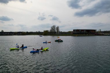 İngiltere, Milton Keynes 'deki Willen Gölü ve Park' ın Hava Görüntüsü