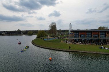 İngiltere, Milton Keynes 'deki Willen Gölü ve Park' ın Hava Görüntüsü