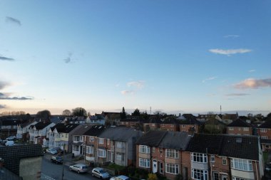 İngiltere 'de Günbatımında Görkemli Yüksek Açılı Bulutlar Görünümü