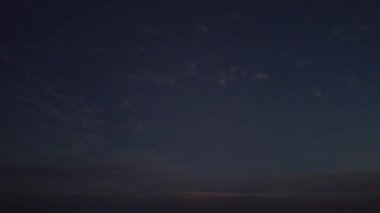 İngiltere 'nin Luton şehrinin gündoğumu sırasındaki hava görüntüleri. 