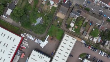 Yüksek Angle Drone 'un Luton Town of England' daki Bulutlu Gün Görüntüsü