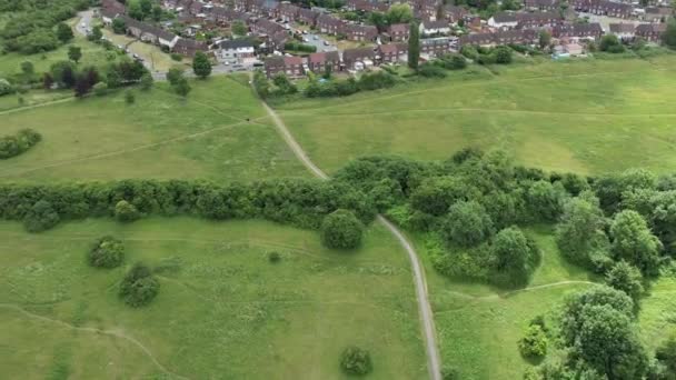 Drohnenaufnahmen Der Englischen Stadt Luton Während Eines Bewölkten Tages — Stockvideo