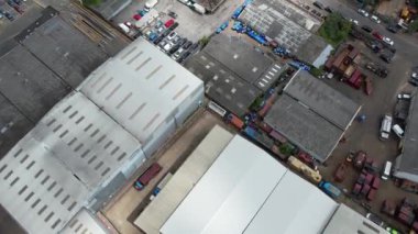 Yüksek Angle Drone 'un Luton Town of England' daki Bulutlu Gün Görüntüsü