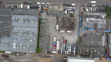 Yüksek Angle Drone 'un Luton Town of England' daki Bulutlu Gün Görüntüsü