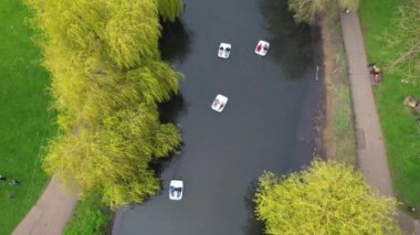 İngiliz Savaş Parkı 'nın havadan görüntüsü. 16-Nisan-2023 tarihlerinde, kısmen bulutlu bir günde, İngiltere 'nin Luton şehrinde Drone' un Kamerası ile görüntüler çekildi.