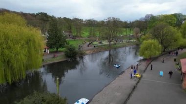 İngiliz Savaş Parkı 'nın havadan görüntüsü. 16-Nisan-2023 tarihlerinde, kısmen bulutlu bir günde, İngiltere 'nin Luton şehrinde Drone' un Kamerası ile görüntüler çekildi.