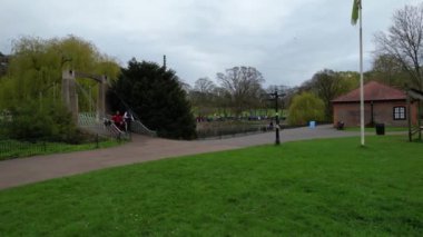 İngiliz Savaş Parkı 'nın havadan görüntüsü. 16-Nisan-2023 tarihlerinde, kısmen bulutlu bir günde, İngiltere 'nin Luton şehrinde Drone' un Kamerası ile görüntüler çekildi.