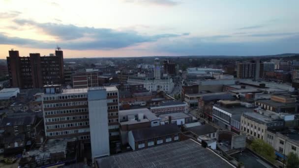 High Angle Filmagem Luton Town England Durante Pôr Sol Nublado — Vídeo de Stock