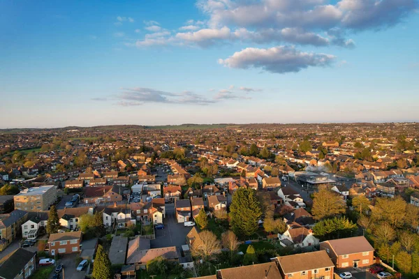 Luton City Residential District 'in havadan görüntüsü, İngiltere, İngiltere. İHA 'nın Gündüz Kamerası