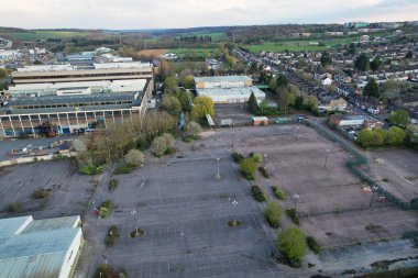 Luton City Residential District 'in havadan görüntüsü, İngiltere, İngiltere. Günbatımında Drone 'un Kamerası