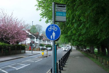 Luton, İngiltere, Birleşik Krallık - 16 Nisan 2023: Luton sokak manzarası