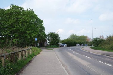 İngiltere 'nin Kempston Bedford şehrinde şehir ve yolların düşük açılı görüntüsü