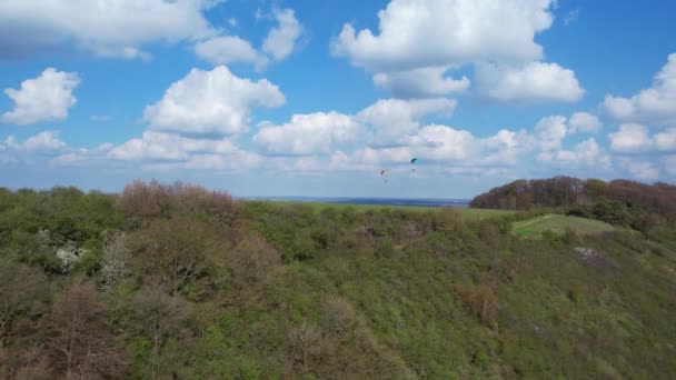 Paragliders Flying British Countryside Video — Stock video