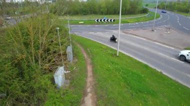 Bedford, İngiltere, İngiltere - 23 Nisan 2023: British Roads and Traraffic View