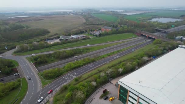 Bedford England Dubna 2023 Pohled Britské Silnice Provoz Pod Vysokým — Stock video