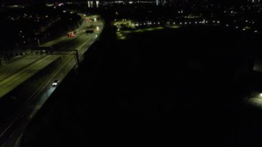 Luton, İngiltere, Birleşik Krallık - 26 Nisan 2023: British Highways at Night