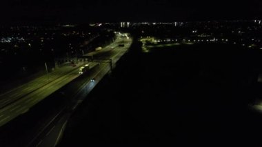 Luton, İngiltere, Birleşik Krallık - 26 Nisan 2023: British Highways at Night