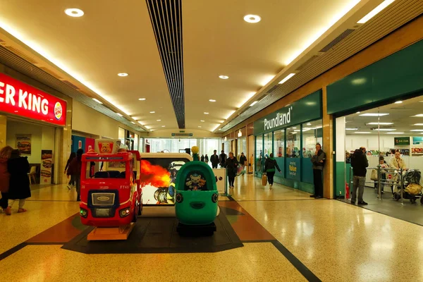 イギリスのルトン 2023年4月28日 ルトンのショッピングモール — ストック写真
