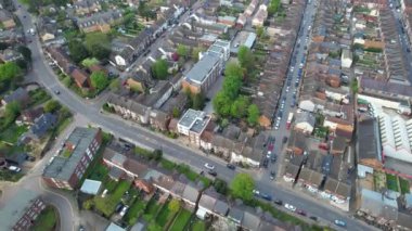 Luton City, İngiltere, İngiltere - 13 Haziran 2022: Günbatımı sırasında Luton City 'nin hava manzarası 