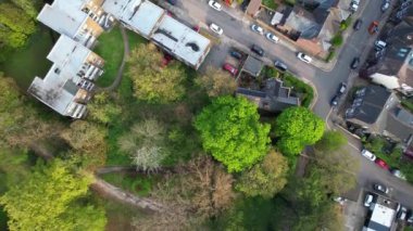 Luton City, İngiltere, İngiltere - 13 Haziran 2022: Günbatımı sırasında Luton City 'nin hava manzarası 