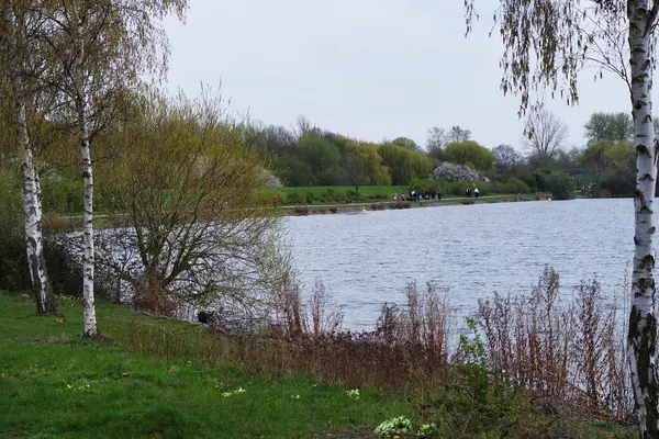Milton Keynes Inglaterra Reino Unido Abril 2023 Pessoas Willen Lake — Fotografia de Stock