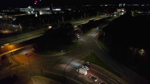 夜のイギリスの高速道路のビデオ — ストック動画