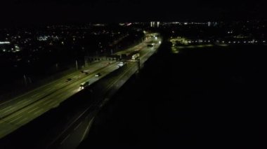 İngiliz Otoyolları 'nın Gece Süreleri videosu