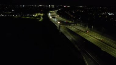 İngiliz Otoyolları 'nın Gece Süreleri videosu
