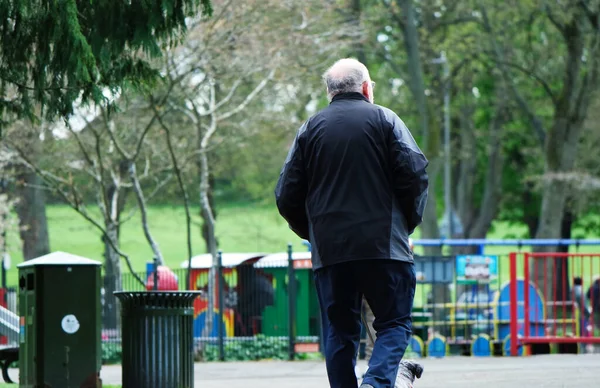 Лутон Бедфордшир Англія Велика Британія Квітня 2023 Люди Парку — стокове фото