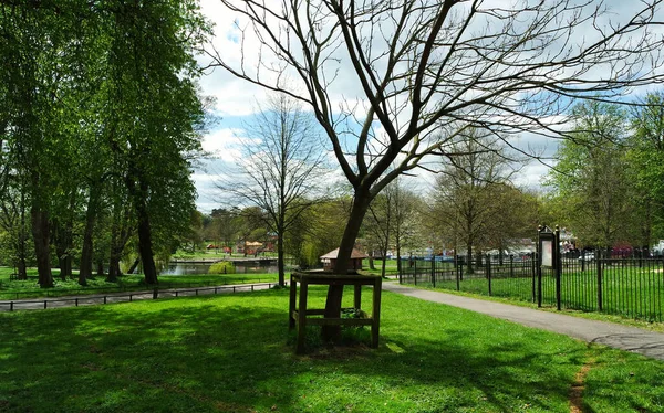 Luton Bedfordshire Inglaterra Reino Unido Abril 2023 Gente Parque Público — Foto de Stock