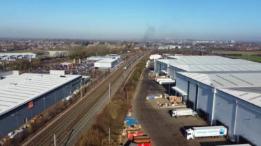 İngiltere 'nin Bedford City' deki Kempston Village 'da bulunan Air of Business Perakende Parkı. Yüksek Açılı Kamera, İHA 'nın Kamerasıyla 07 Şubat 2023' te Yüksek İrtifa 'dan çekildi..