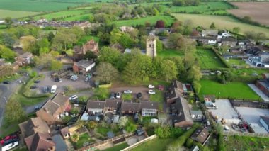 Streatley Village, İngiltere, Birleşik Krallık - 2 Mayıs 2023: İngiliz kırsalının panoramik manzarası