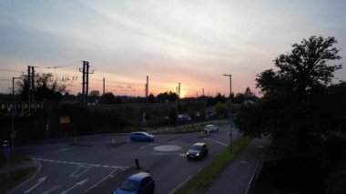 Luton, İngiltere, Birleşik Krallık - 2 Mayıs 2023: Günbatımında Luton 'un Hava Görüntüsü