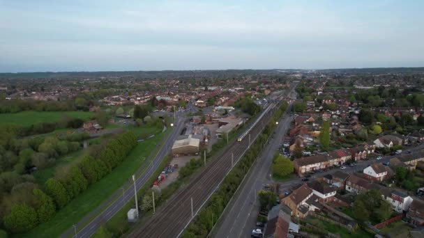 England Luton City Mai 2023 Zug Auf Gleisen Bei Sonnenuntergang — Stockvideo