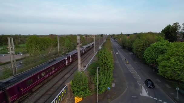 Ngiltere Ngiltere Luton Şehri Mayıs 2023 Günbatımında Raylarda Tren — Stok video