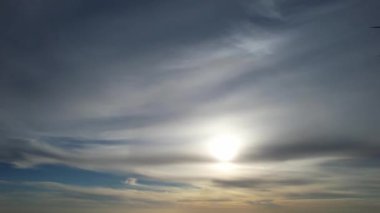 Gökyüzündeki Güzel Bulutlar, video