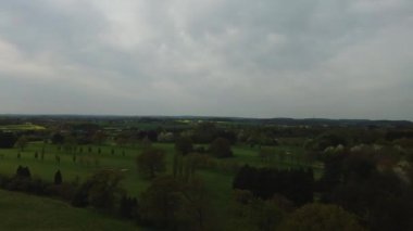 Luton, İngiltere, Birleşik Krallık - 4 Mayıs 2023 Stockwood Park 'ın Panoramik Manzarası